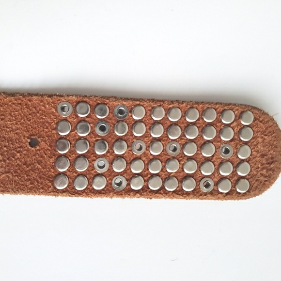 Guess | Unisex Buckle Belt with Studded Details - Picture 5 of 7